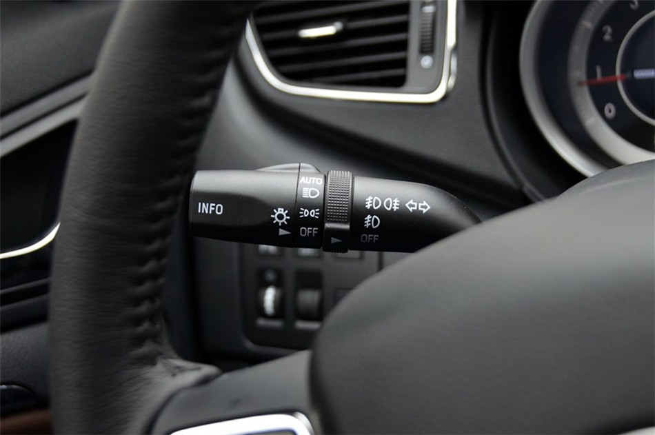 2014款 1.8T AT 豪华型