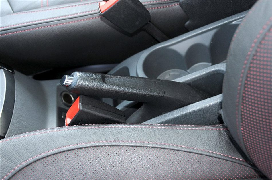 2013款 1.5L MT 尊贵型 内饰