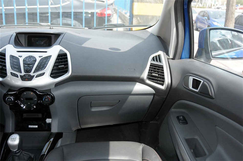 2013款 1.5L MT 尊贵型 内饰