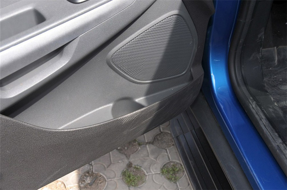 2013款 1.5L MT 尊贵型 座椅空间