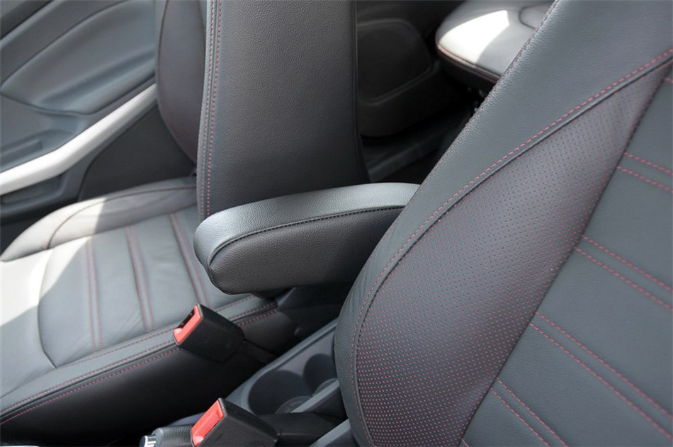 2013款 1.5L MT 尊贵型 座椅空间