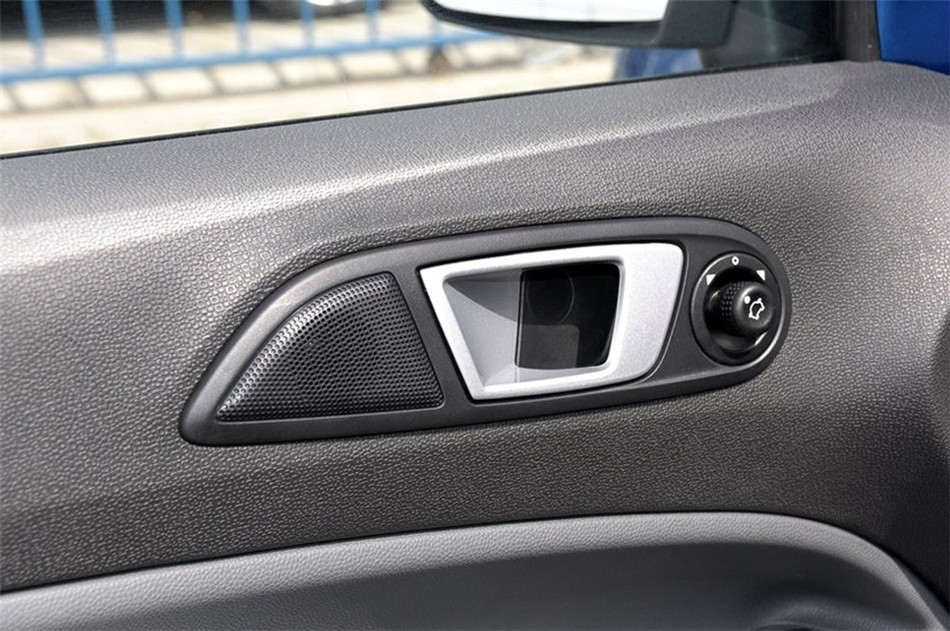 2013款 1.5L MT 尊贵型 座椅空间