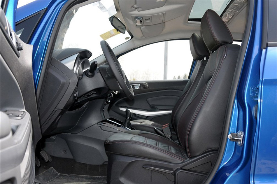 2013款 1.5L MT 尊贵型 座椅空间