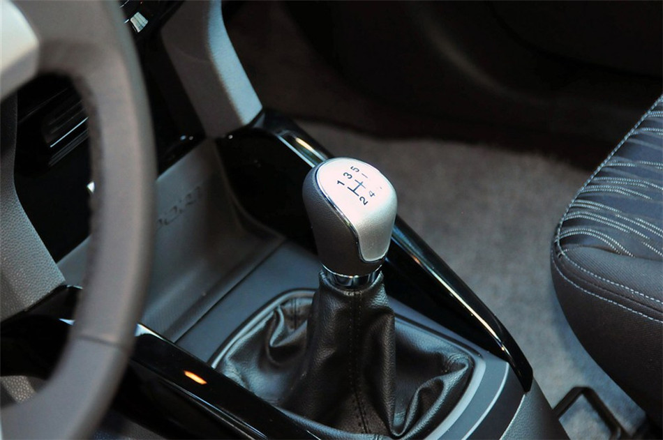 2013款 1.0L GTDi MT 尊贵型 内饰