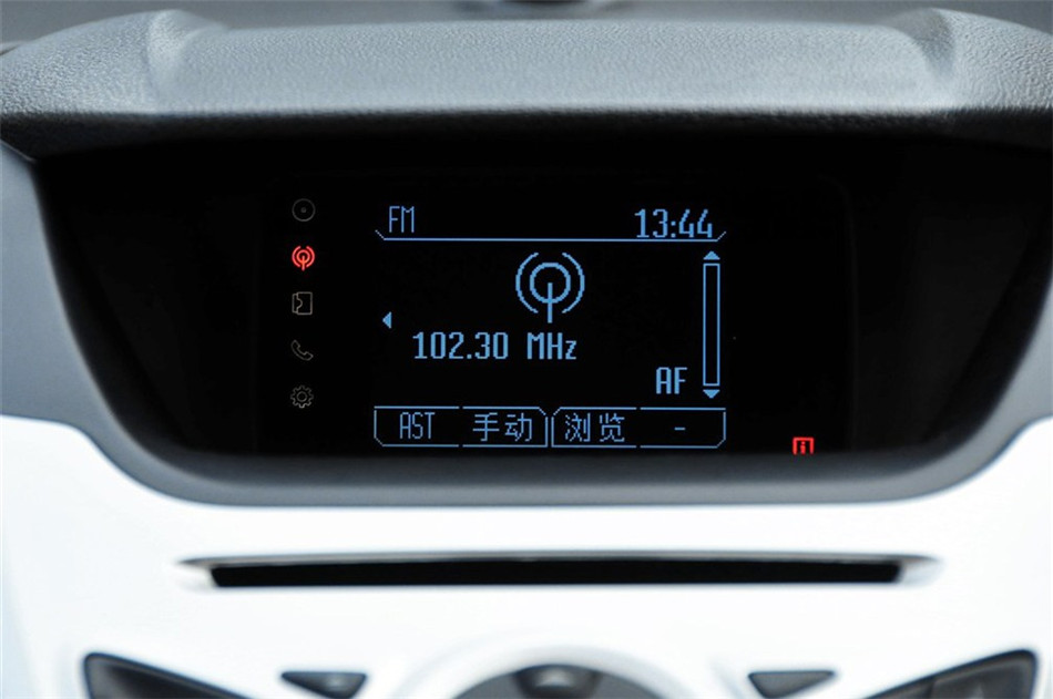 2013款 1.0L GTDi MT 尊贵型 内饰