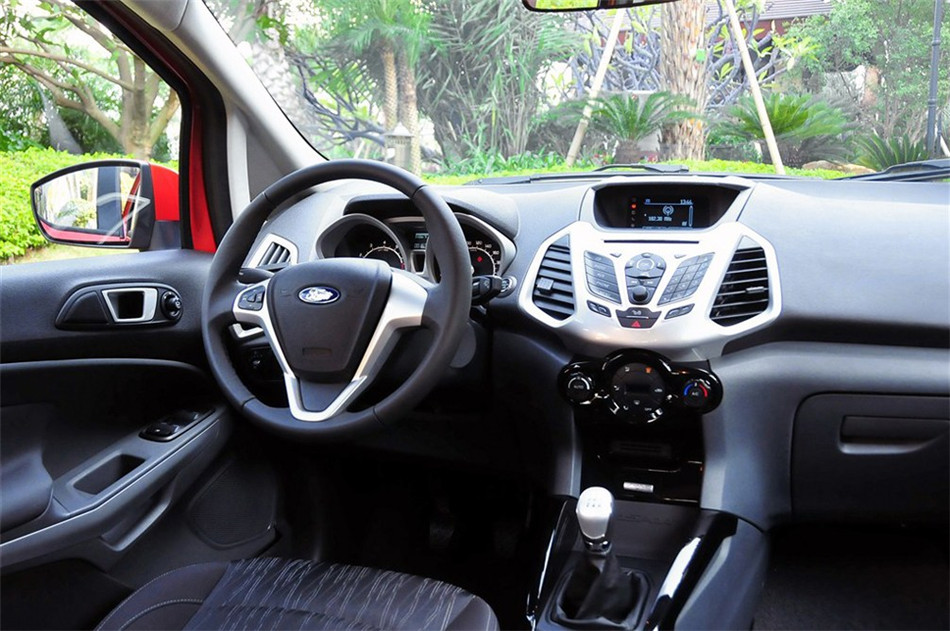 2013款 1.0L GTDi MT 尊贵型 内饰