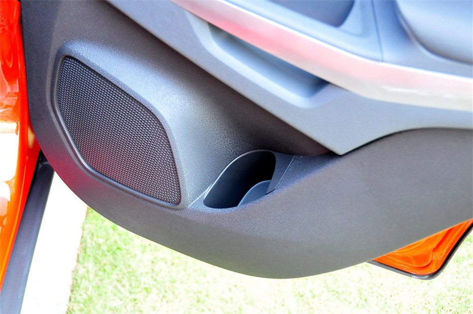 2013款 1.0L GTDi MT 尊贵型 座椅空间