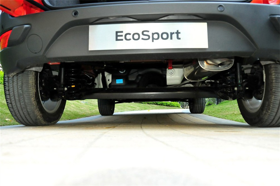 2013款 1.0L GTDi MT 尊贵型 引擎底盘