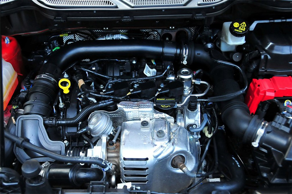 2013款 1.0L GTDi MT 尊贵型 引擎底盘