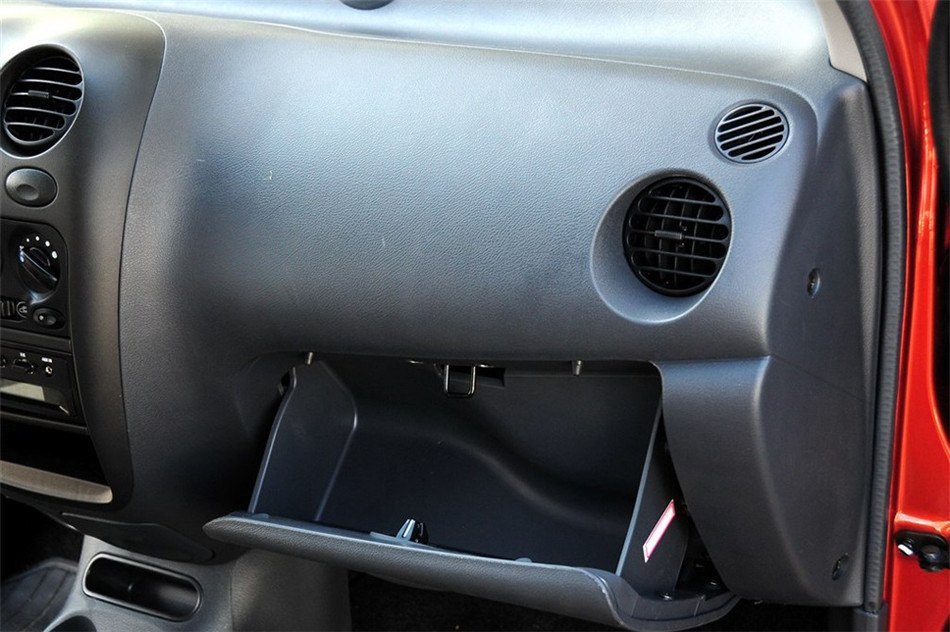 乐驰 2012款 1.0L MT P-TEC标准型 