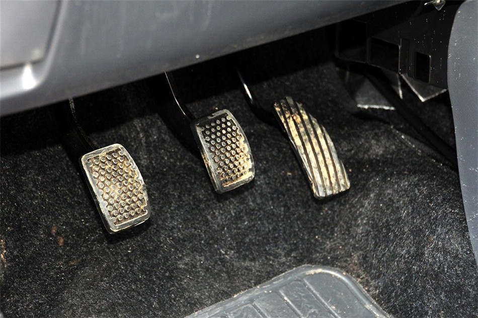 乐驰 2012款 1.0L MT P-TEC标准型 