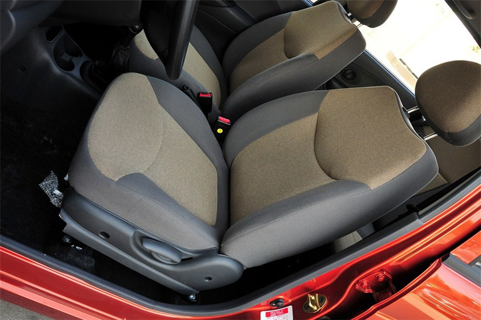 乐驰 2012款 1.0L MT P-TEC标准型 