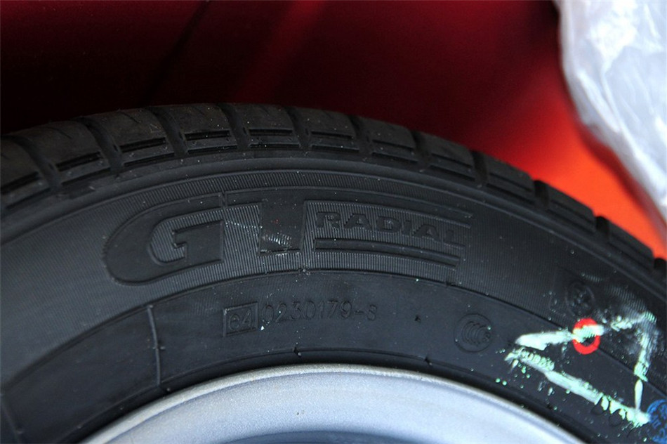 乐驰 2012款 1.0L MT P-TEC标准型 