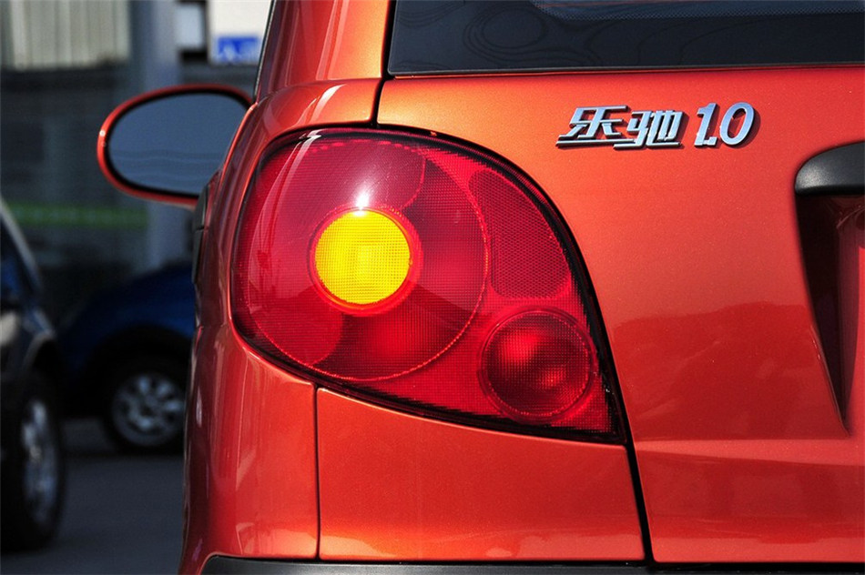 乐驰 2012款 1.0L MT P-TEC标准型 