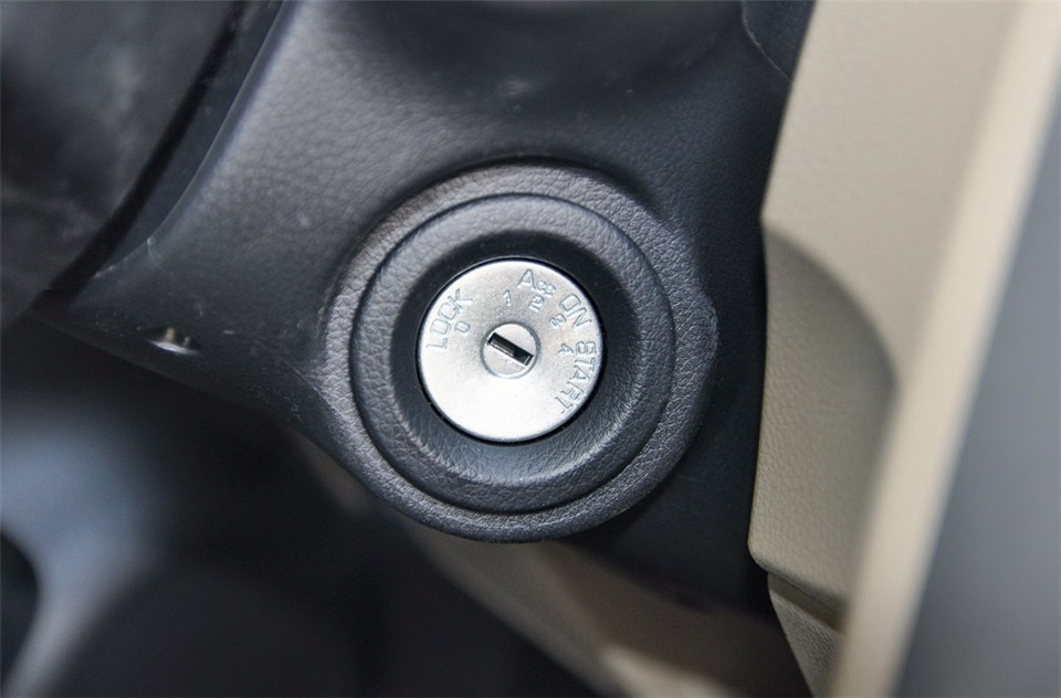 2013款 1.6L AT 时尚版