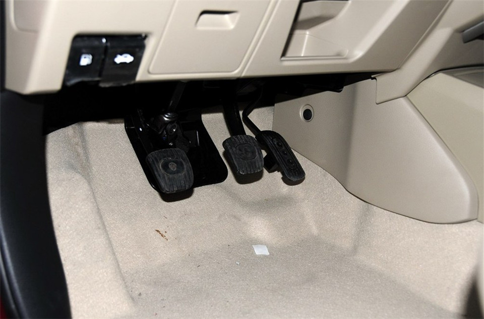 2013款 1.6L AT 时尚版