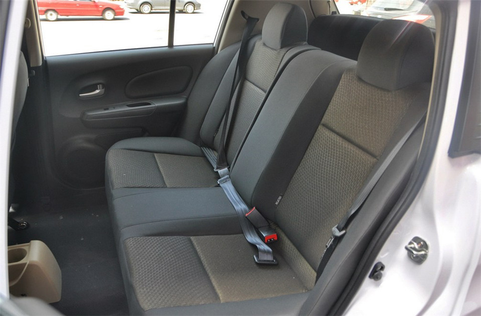 2013款 1.6L AT 时尚版