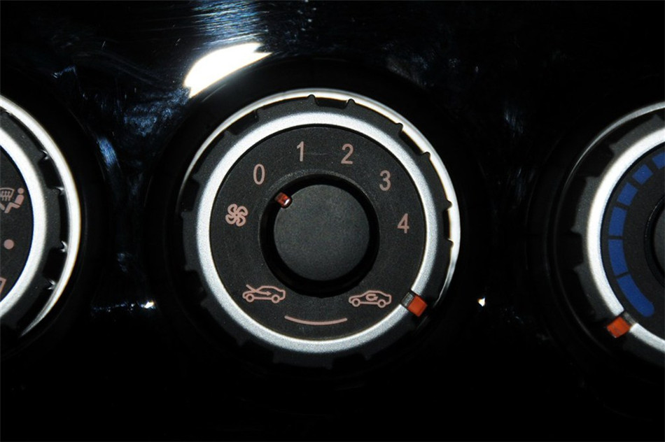 2012款 1.5L MT 精英型 外观