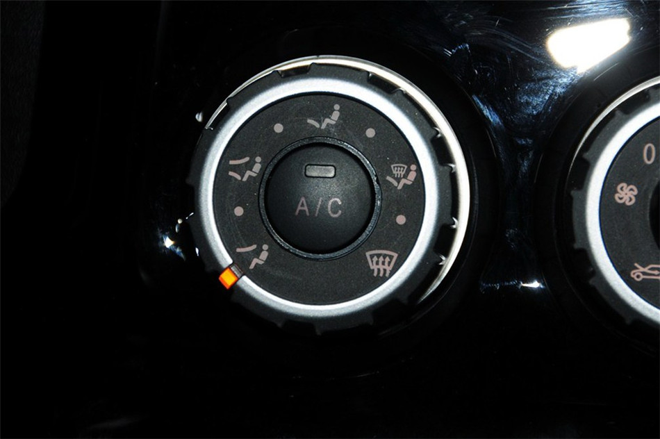 2012款 1.5L MT 精英型 外观