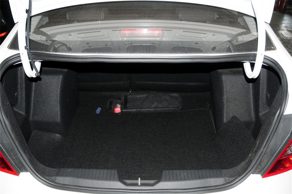 2012款 1.5L MT 精英型 外观