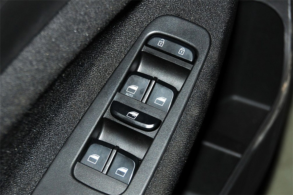 2012款 1.5L MT 精英型 外观