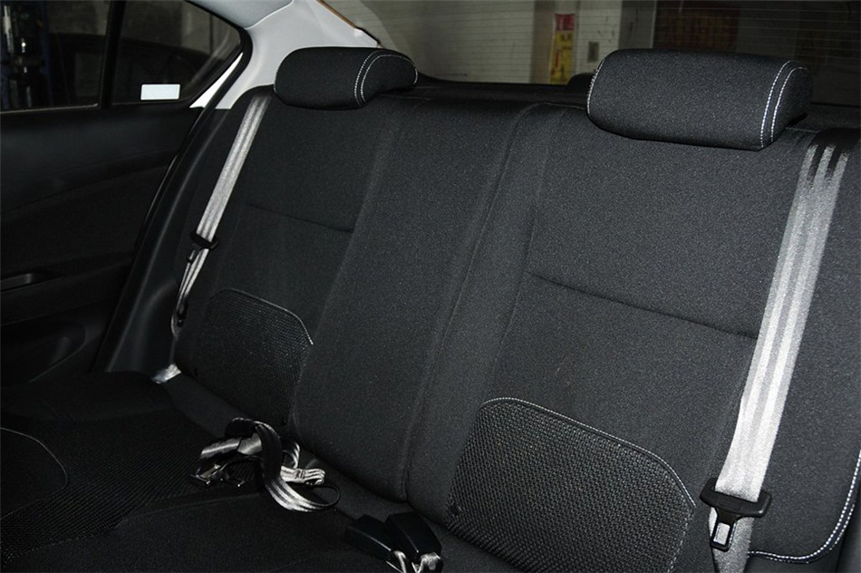 2012款 1.5L MT 精英型 外观