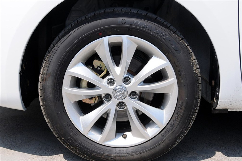 2012款 1.5L MT 精英型 外观