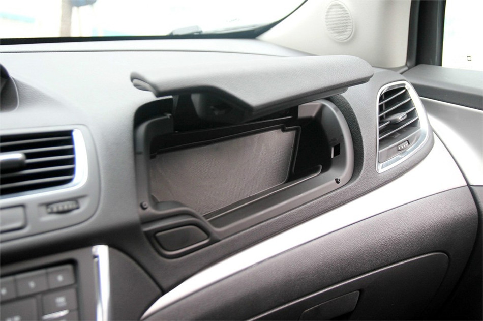 2013款 1.4T MT 两驱 进取型 内饰