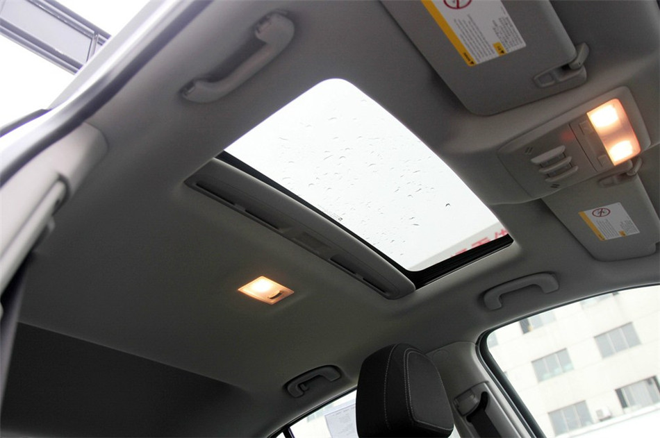 2013款 1.4T MT 两驱 进取型 座椅空间