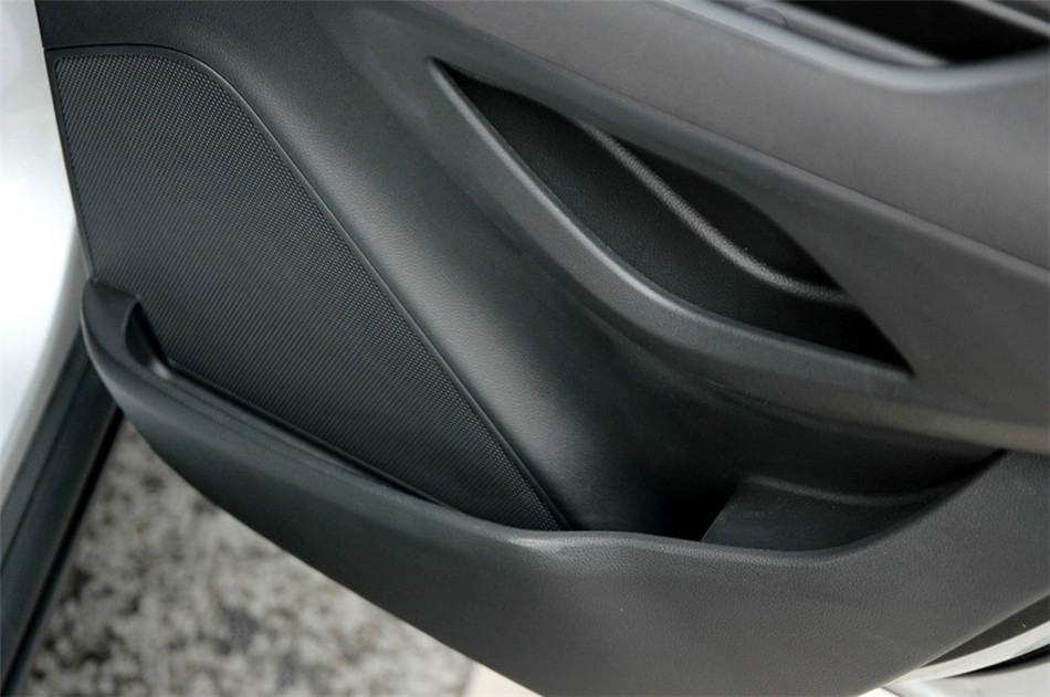 2013款 1.4T MT 两驱 进取型 座椅空间