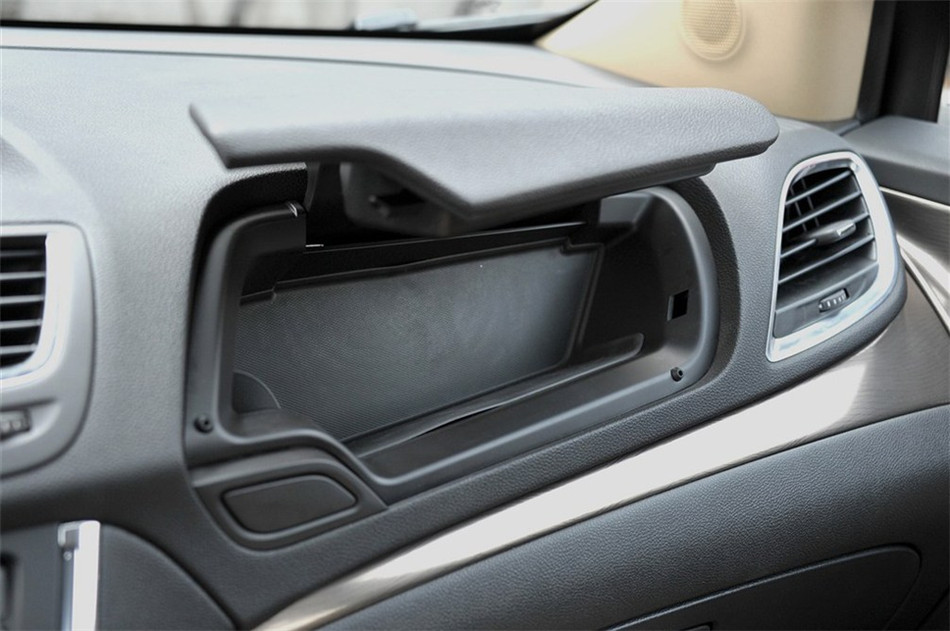 2013款 1.4T AT 两驱 领先型 内饰