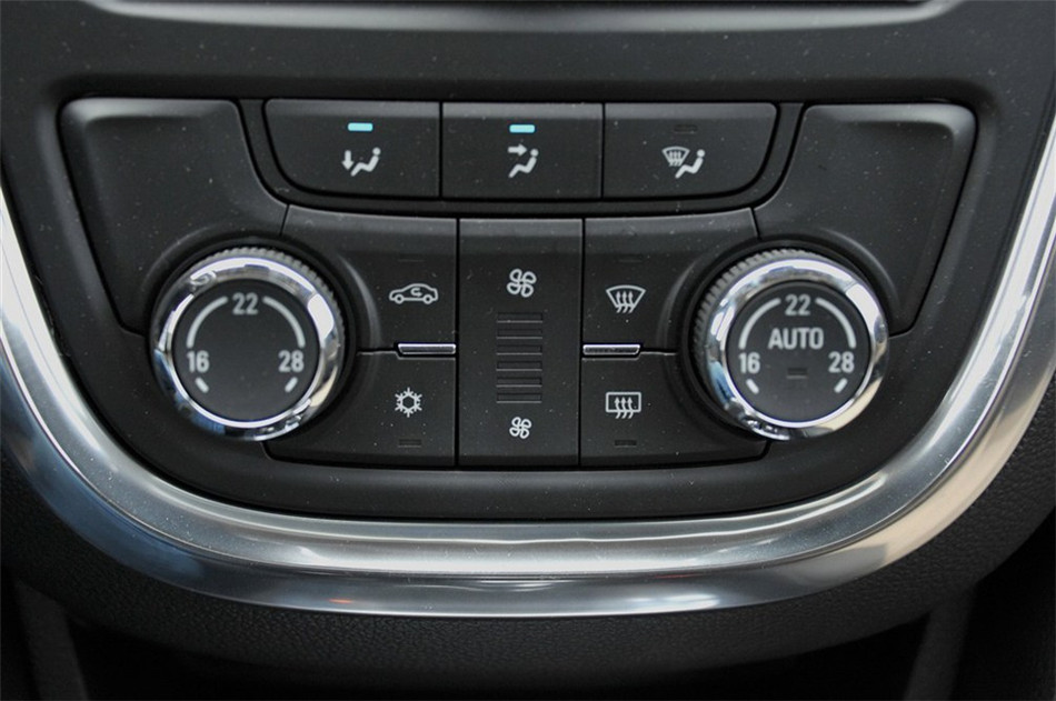 2013款 1.4T AT 两驱 领先型 内饰