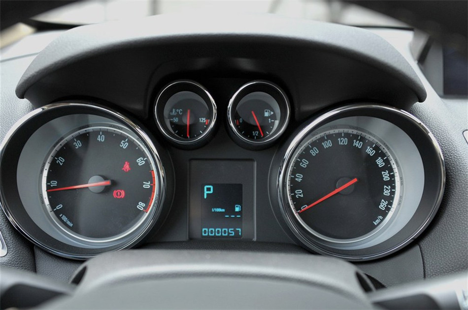 2013款 1.4T AT 两驱 领先型 内饰