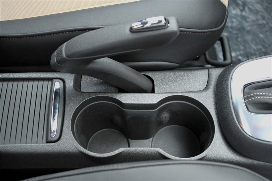 2013款 1.4T AT 两驱 领先型 内饰