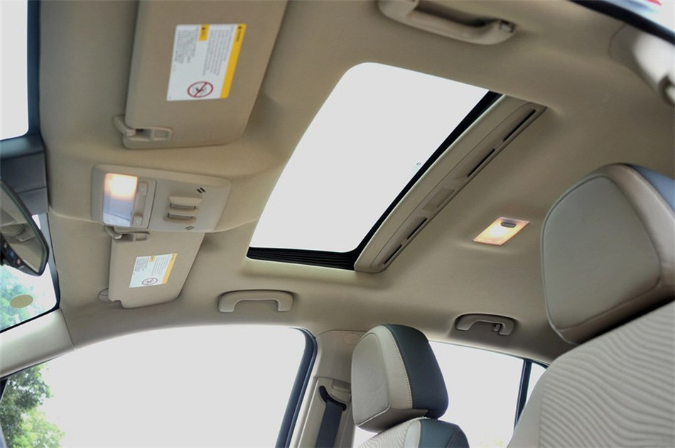 2013款 1.4T AT 两驱 领先型 座椅空间