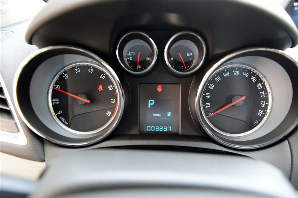 2015款 1.4T 自动两驱都市领先型 内饰