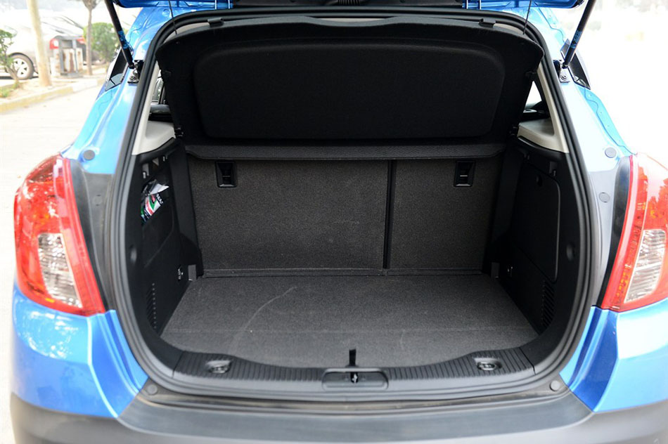 2015款 1.4T 自动两驱都市领先型 座椅空间