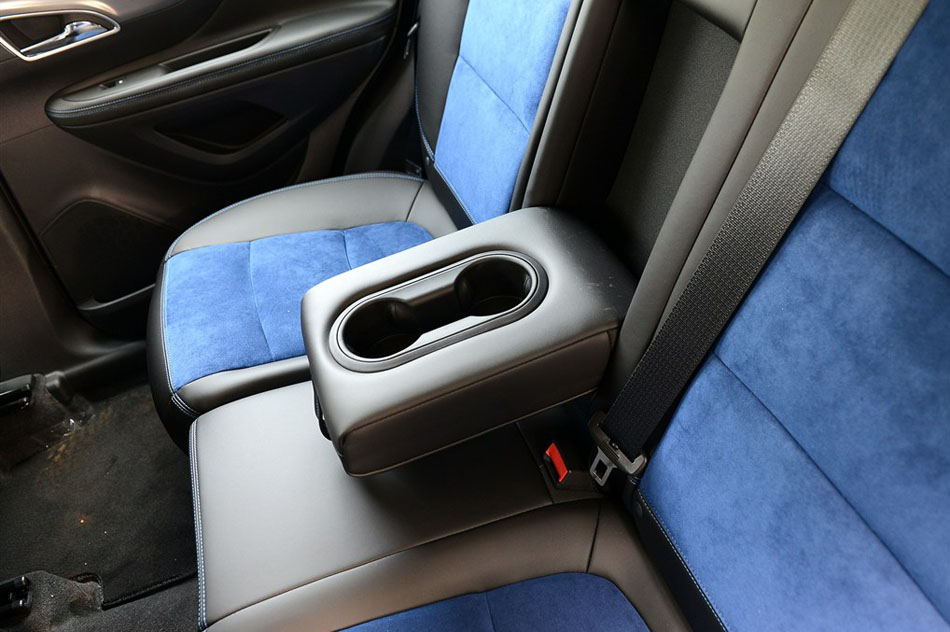 2015款 1.4T 自动两驱都市领先型 座椅空间