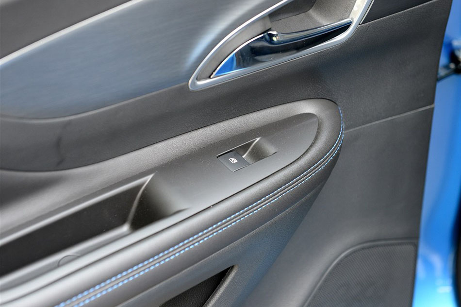 2015款 1.4T 自动两驱都市领先型 座椅空间