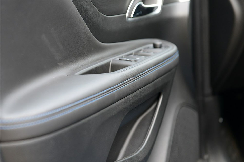 2015款 1.4T 自动两驱都市领先型 座椅空间