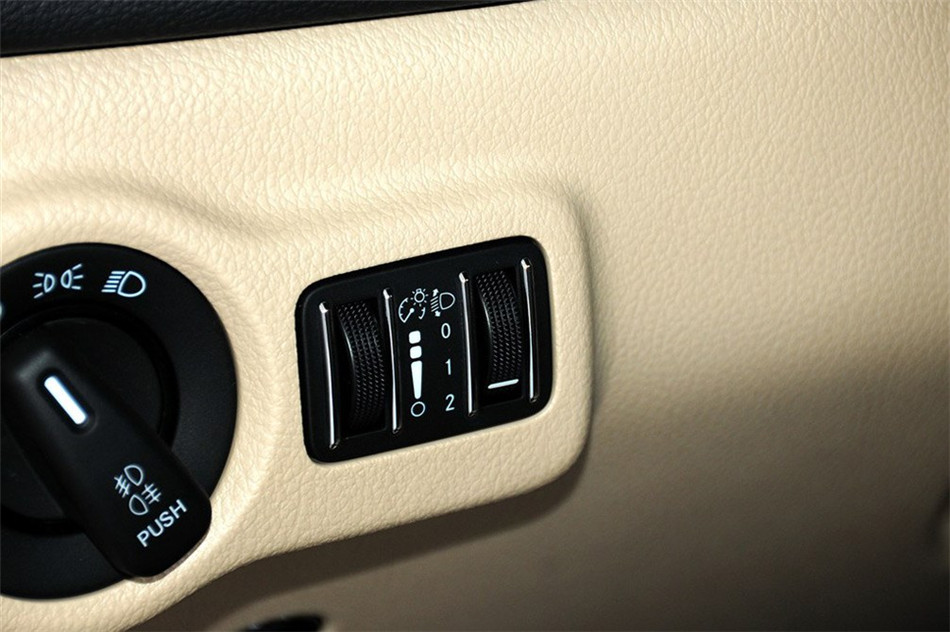 菲翔 2012款 1.4T MT 悦享版 内饰