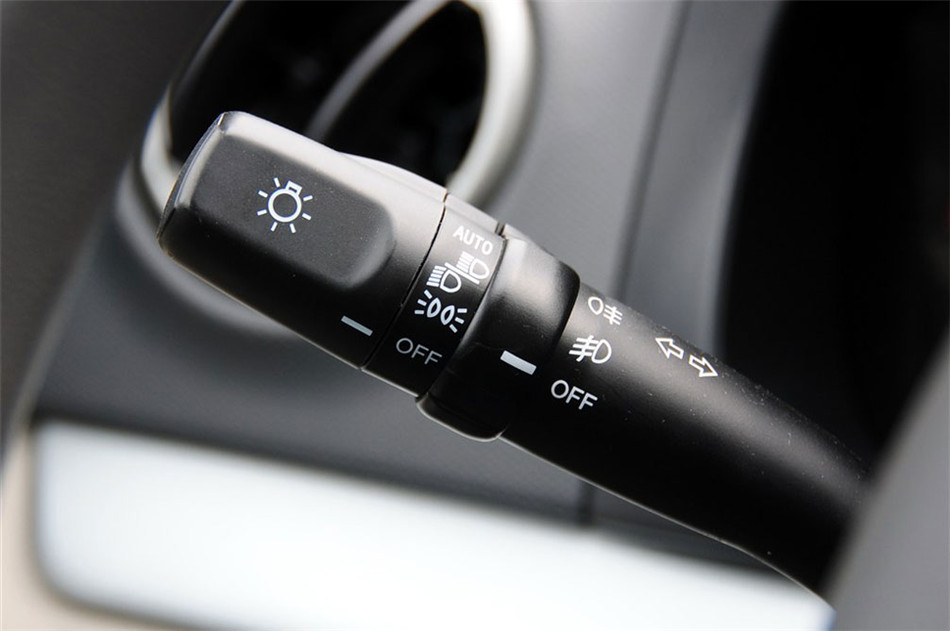 2012款 1.5L MT 梦幻型 内饰