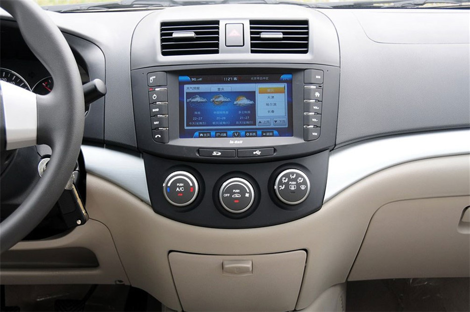 2012款 1.5L MT 梦幻型 内饰