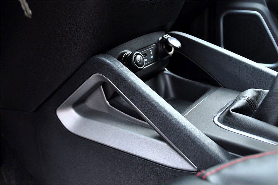 2012款 1.6L MT 豪华型 内饰