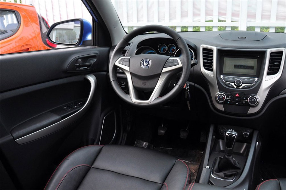 2012款 1.6L MT 豪华型 内饰