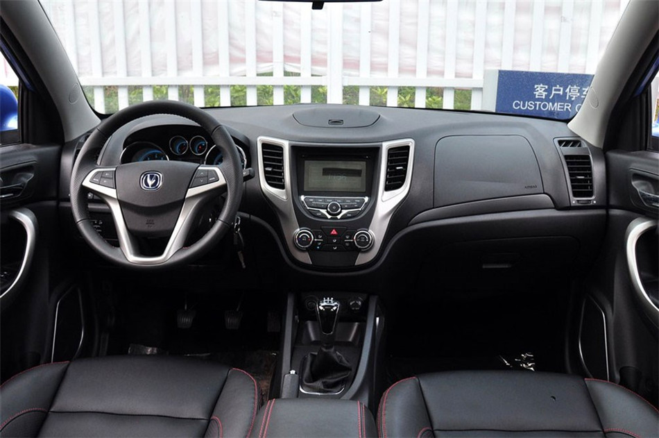 2012款 1.6L MT 豪华型 内饰