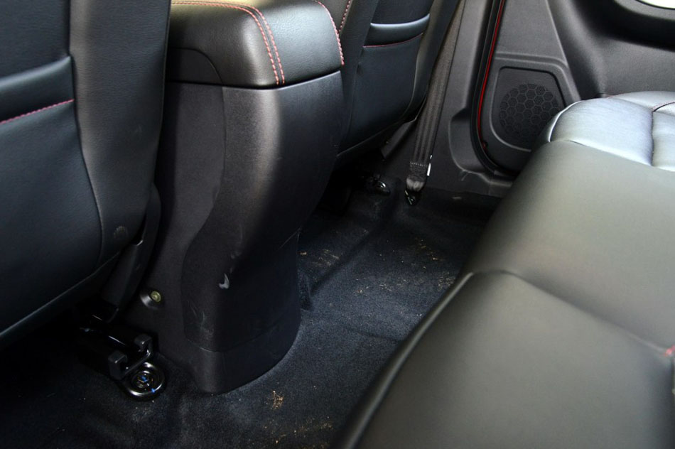 2016款 1.5T 手动豪华运动型 座椅空间