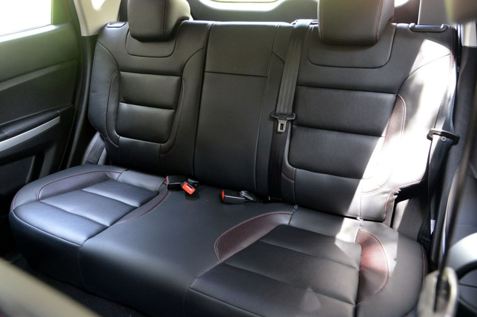 2016款 1.5T 手动豪华运动型 座椅空间