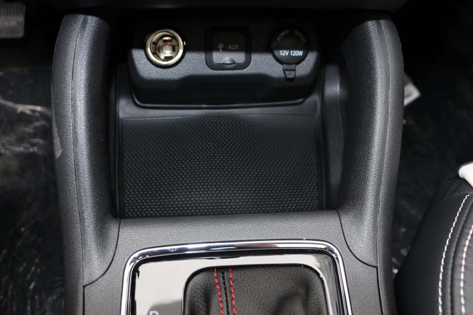 2017款 1.6L 自动豪华型 内饰