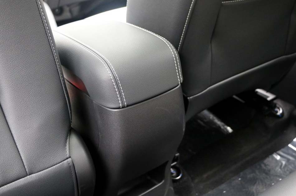 2017款 1.6L 自动豪华型 座椅空间